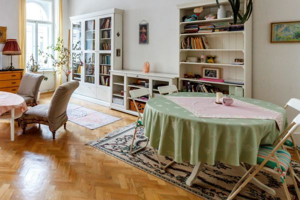 Tapetes Persas: como usar em apartamentos pequenos com elegância e funcionalidade